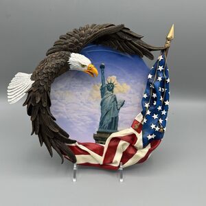 1999 Hamilton Collection Patriot Wall Hanging American Eagle Flag Statue Liberty